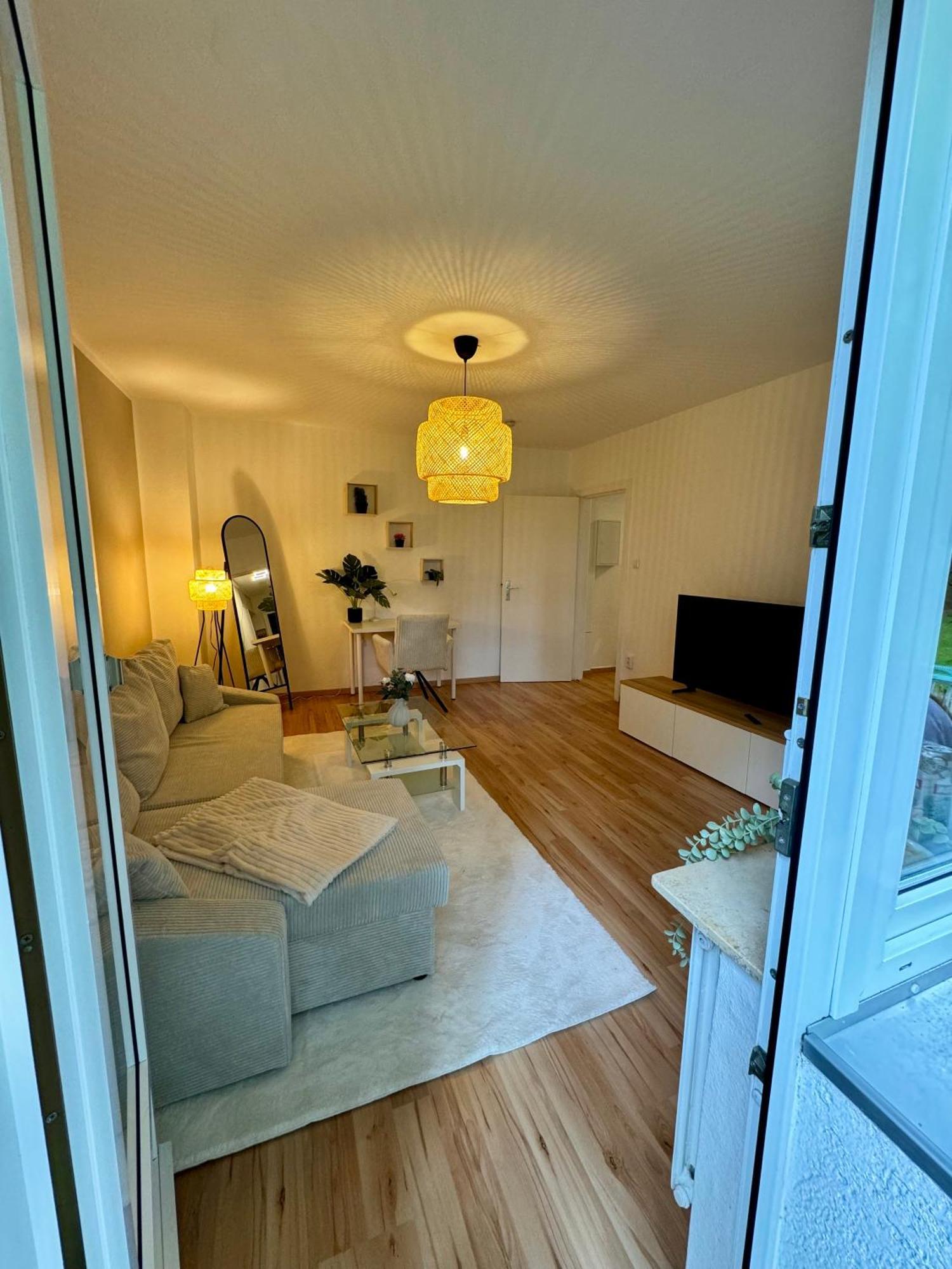 Stadtnahe 2-zimmer-wohnung In * Lubeck