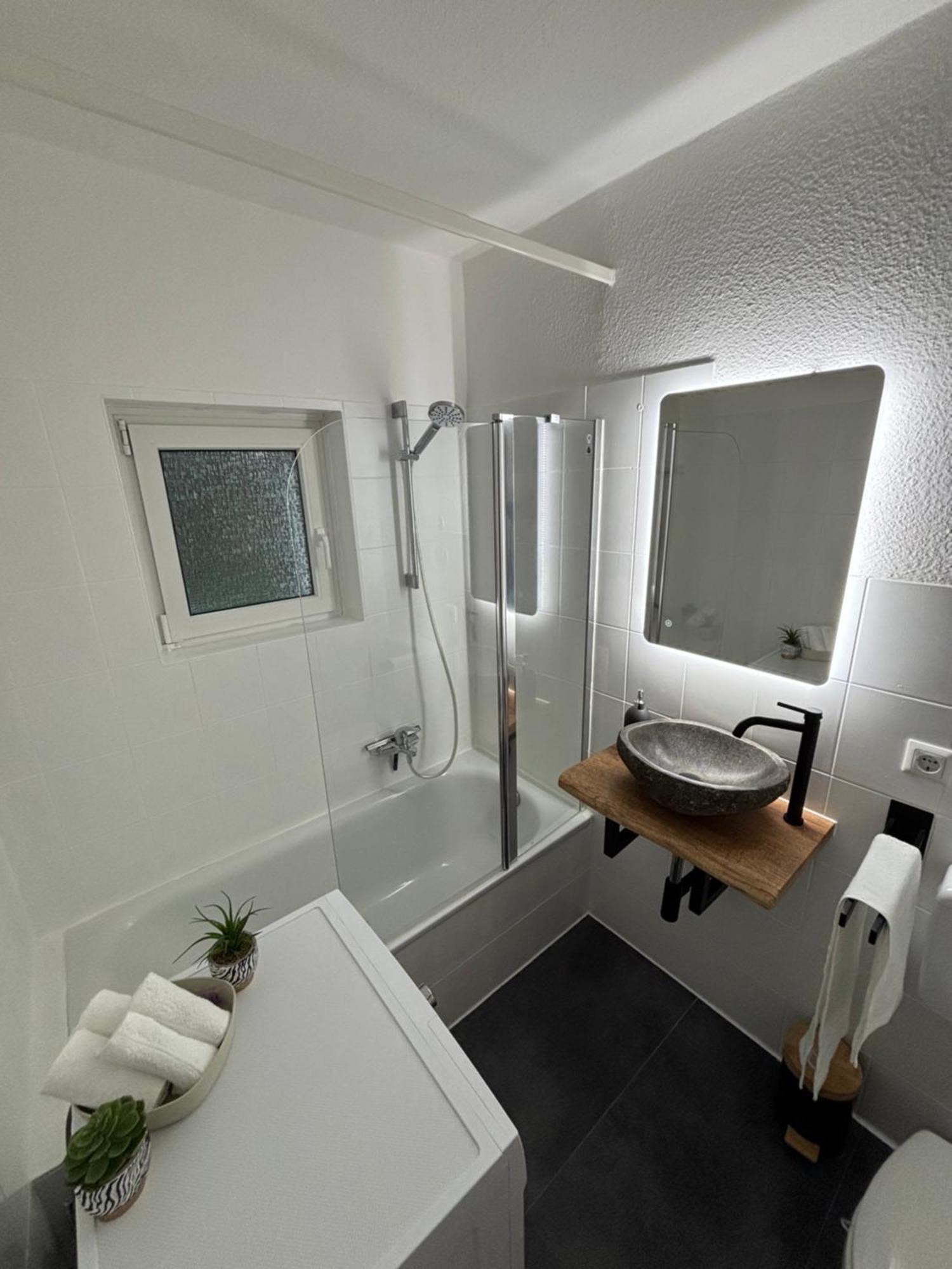 Stadtnahe 2-zimmer-wohnung In Apartment